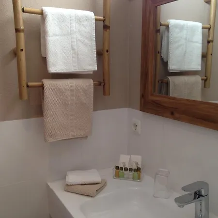 Cortijo La Pura Bed & Breakfast *
